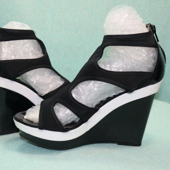 Simply Vera - Vera Wang Wedge Heels size 9 - Picture 2 of 15